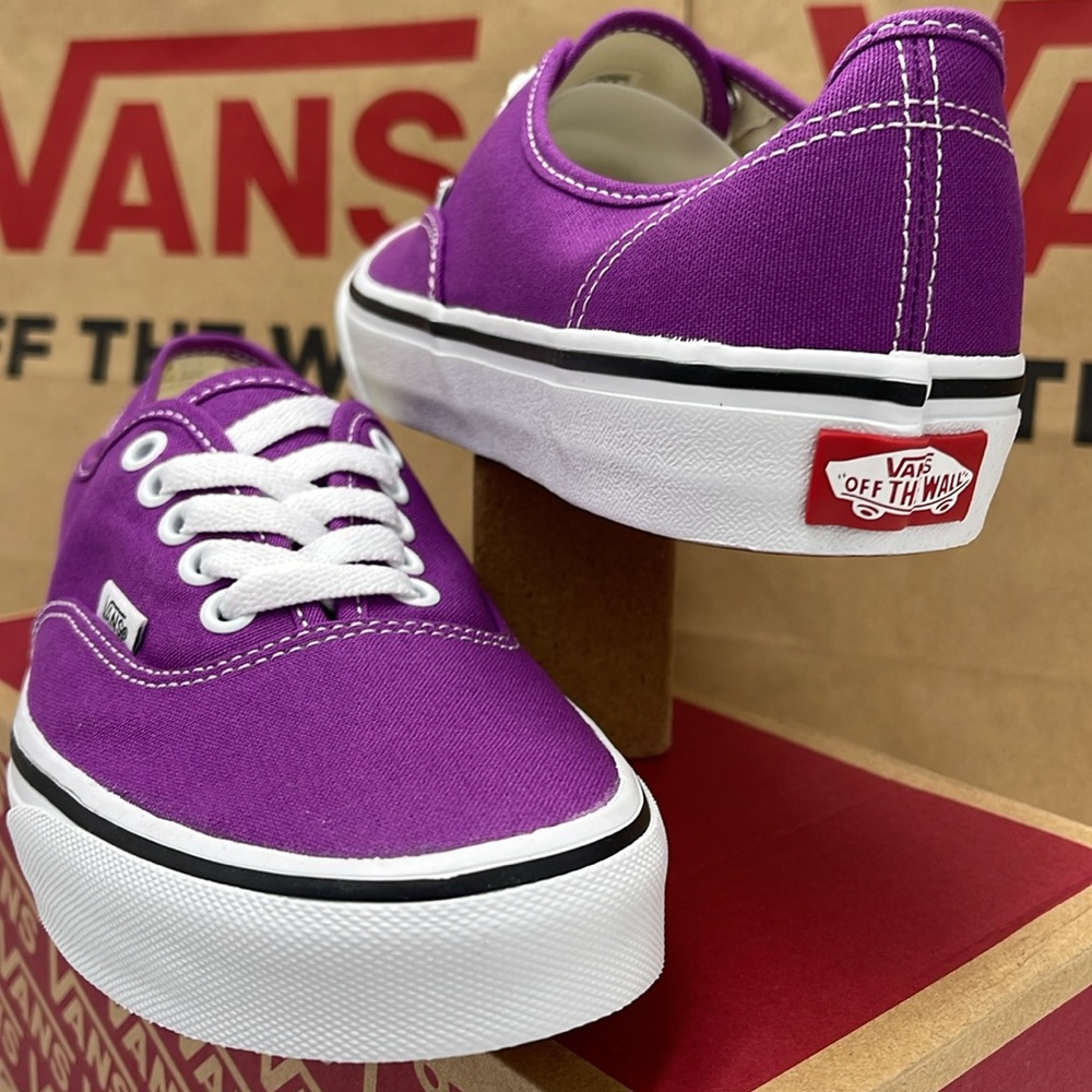 Vans WMNS Purple Canvas Sneakers Waffle Sole Authentic
Color Theory Willow herb - Picture 8 of 16
